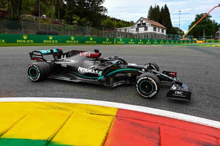 Lewis Hamilton ficou com o terceiro melhor tempo da sexta-feira em Spa