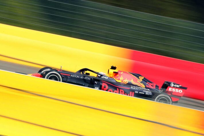 Max Verstappen em ação durante o GP da Bélgica 