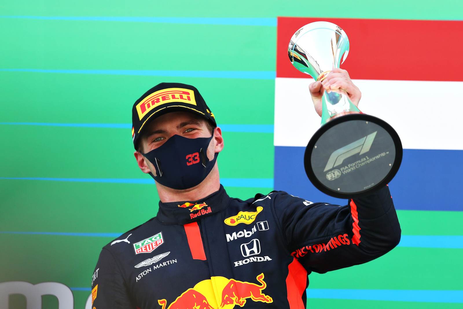 Com o resultado, Verstappen segue na vice-liderança do campeonato, 37 pontos atrás de Hamilton