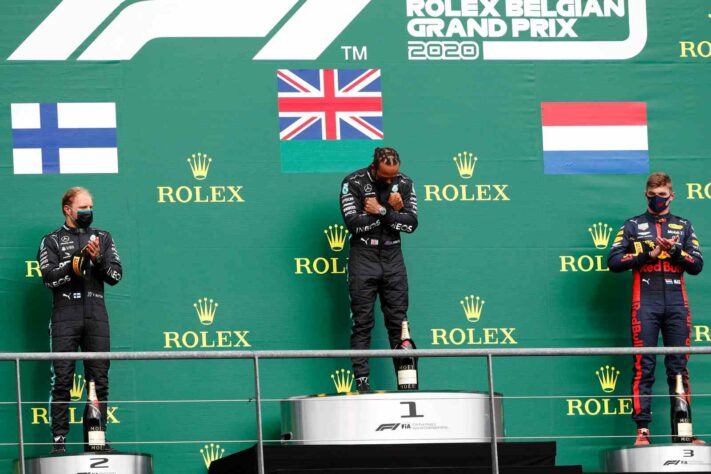 O pódio do GP da Bélgica de 2020 com Valtteri Bottas, Lewis Hamilton e Max Verstappen 