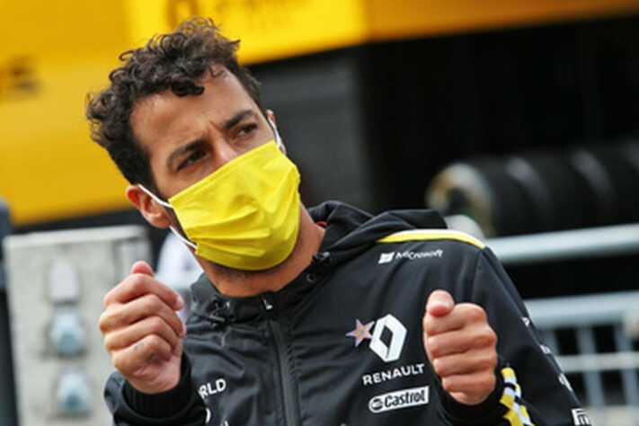 Segunda fila para a Renault! Daniel Ricciardo se esgueirou entre as Red Bull e sai em quarto (Foto: Renault)