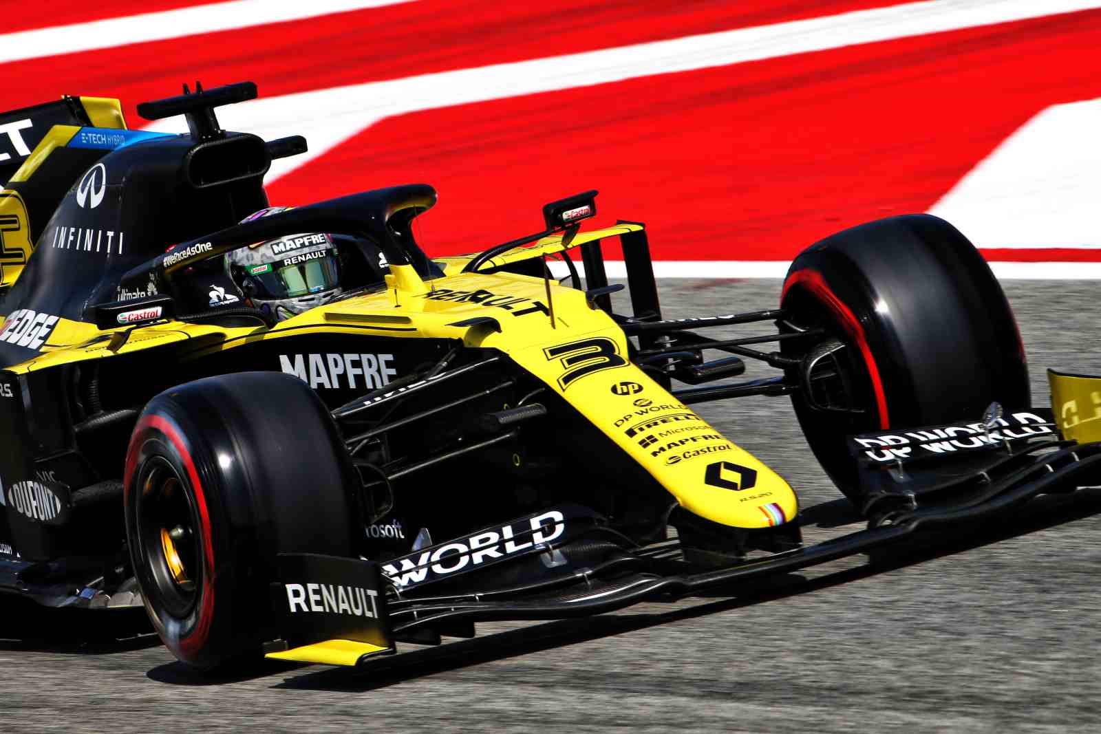 Ricciardo espera pontuar após rodar em Silverstone