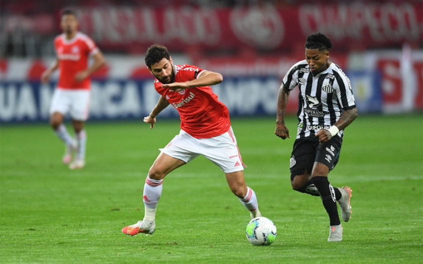 O Santos não conseguiu impor seu jogo, foi dominado pelo Internacional e perdeu por 2 a 0, na noite desta quarta-feira, no Beira-Rio, pela 2ª rodada do Brasileirão. Poucos foram os destaques individuais do alvinegro praiano. Confira as notas do Peixe no LANCE! (por Gabriel Santos) 