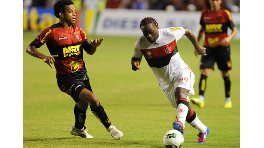 2012 – Sport 1 x 1 Flamengo – Ilha do Retiro - Escalação: Paulo Vítor, Léo Moura, González, Welinton e Magal; Rômulo, Luiz Antônio, Kléberson e Bottinelli; Vágner Love e Ronaldinho Técnico: Joel Santana