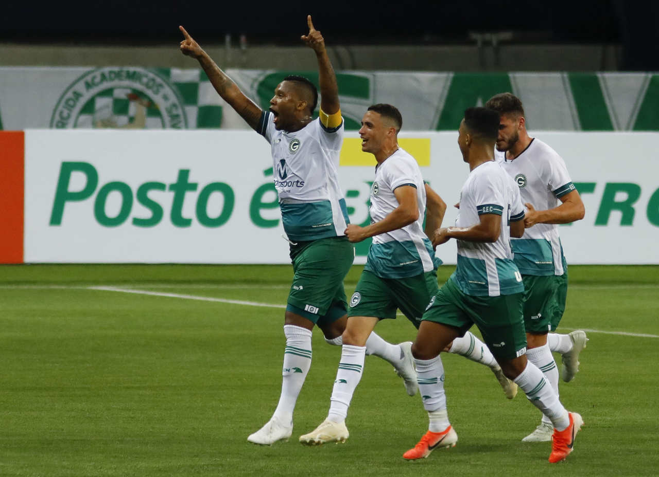 Goiás - Sobe e desce / Sobe: Rafael Vaz - O zagueiro artilheiro do Goiás atacou novamente. Com muita categoria, marcou um belo gol de falta, com a bola passando por baixo da barreira, e garantiu um ponto importante para sua equipe fora de casa. / Desce: Abdicou de jogar - Após um primeiro tempo bem disputado contra os donos da casa, o Goiás se fechou e praticamente não jogou na segunda etapa.