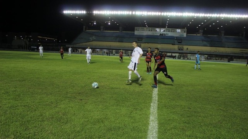 Amapá - O Campeonato Amapaense retorna no dia 27 de agosto. As seis equipes jogam entre si, em turno único, em sistema de pontos corridos, e as quatro melhores avançam às semifinais da competição. As finais estão marcadas para os dias 23 de setembro e 7 de outubro.