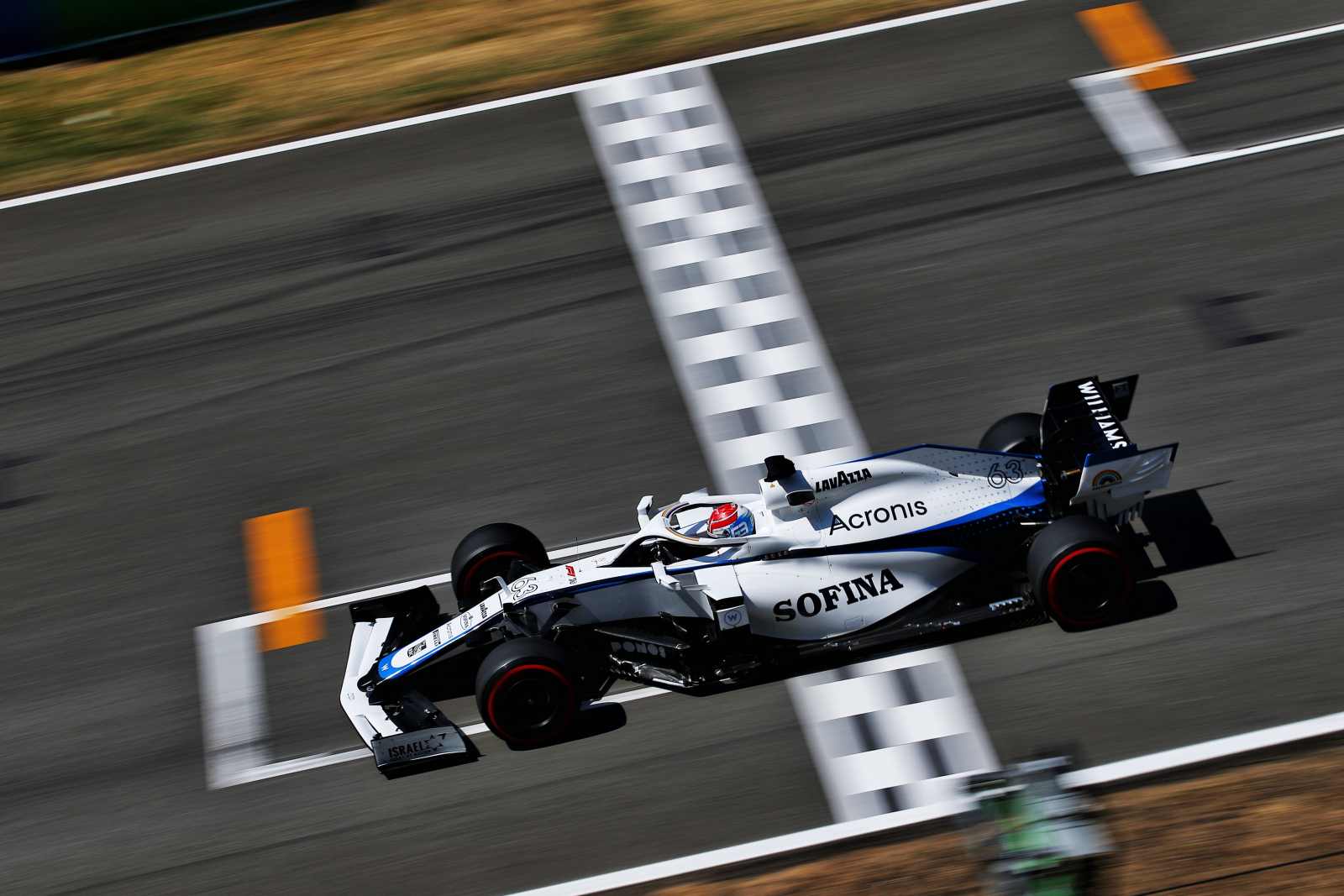 George Russell em ação durante o treino classificatório para o GP da Espanha