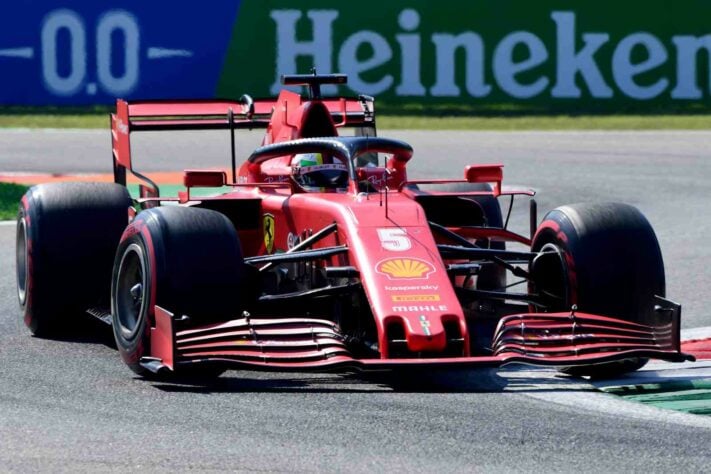 17) Sebastian Vettel (Ferrari), 1min21s151