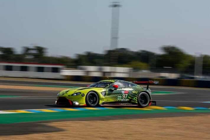 Carro foi guiado por Alex Lynn, Maxime Martin e Harry Tincknell 