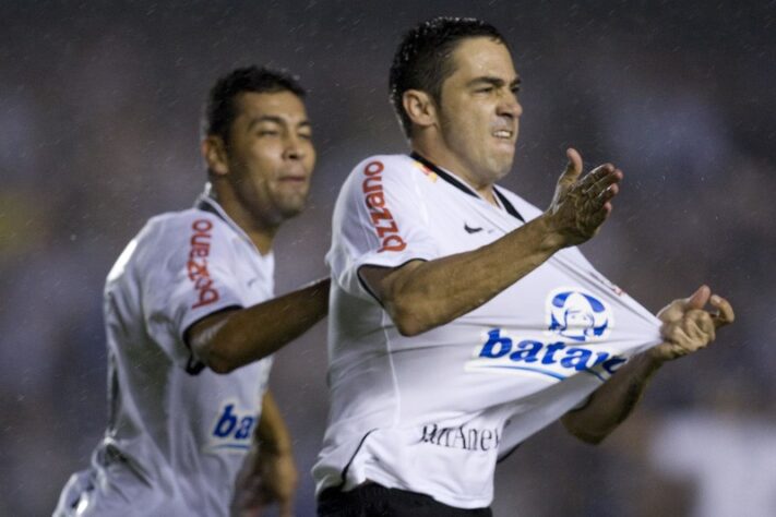 Em 2009, foi a vez do Corinthians eliminar o Fluminense nas quartas de finais. Com uma vitória em São Paulo e um empate no Rio, a equipe paulista chegou à semifinais e mais uma vez o Tricolor ficou pelo caminho. 