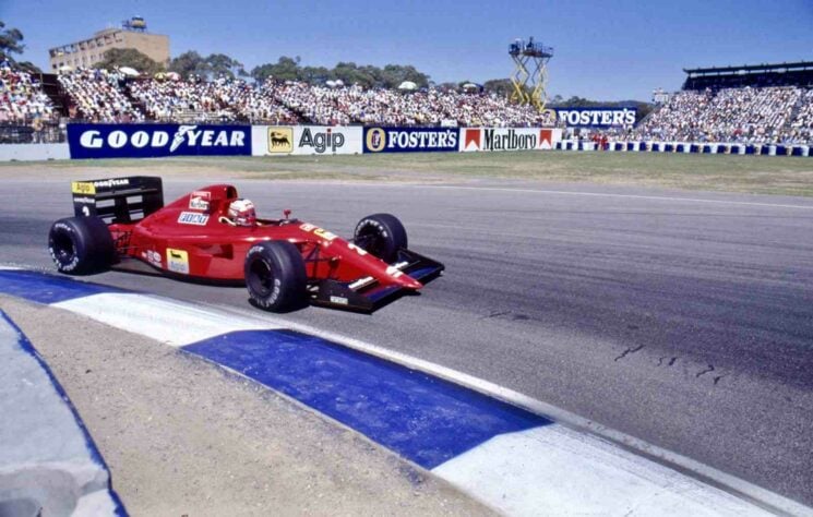 641: o carro da temporada 1990 era bastante bonito de se ver nas pistas