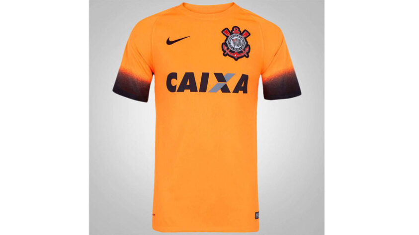 O "Terrão" de onde saíram muitos jovens da base do Corinthians foi reverenciado na terceira camisa corintiana em 2015, com a cor laranja.
