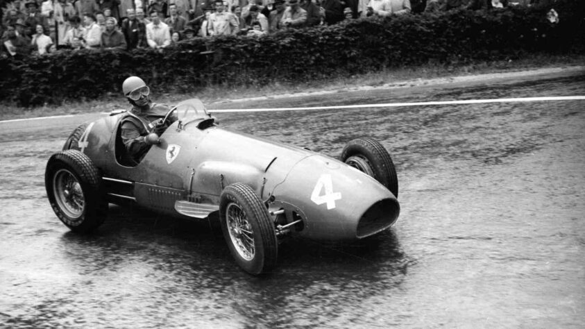 4 - Primeiro campeão mundial pela Ferrari, em 1952 e 1953, Alberto Ascari tem 13 vitórias