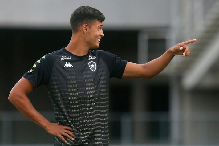 FECHADO - Sousa não é mais jogador do Botafogo, mas promete não esquecer o clube. Negociado junto ao Cercle Brugge, da Bélgica, o zagueiro se despediu do Alvinegro na noite da última quarta-feira, por meio de uma publicação na sua conta do Instagram.