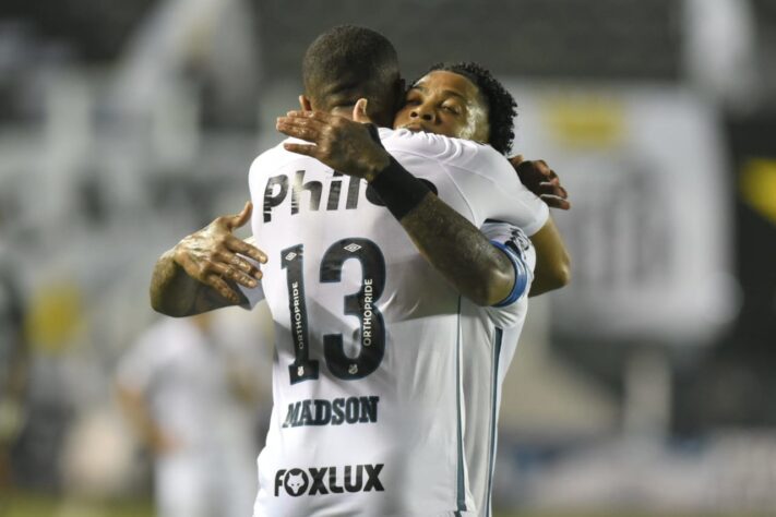 Santos, 3 SGs cedidos, 15 gols marcados, 12 jogos disputados- Nao foi por falta de tentativas que o Alvinegro Praiano não marcou. Apenas contra o Inter o Peixe foi amplamente dominado. Nas outras partidas sem marcar gol (Flamengo e Botafogo), Diego Alves e Gatito fizeram 3 defesas difíceis cada. É muito difícil apostar contra Marinho!