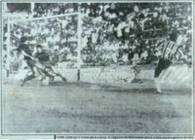 Barcelona x Grêmio - 1 jogo - 1 vitória do Grêmio (1985 [foto]).