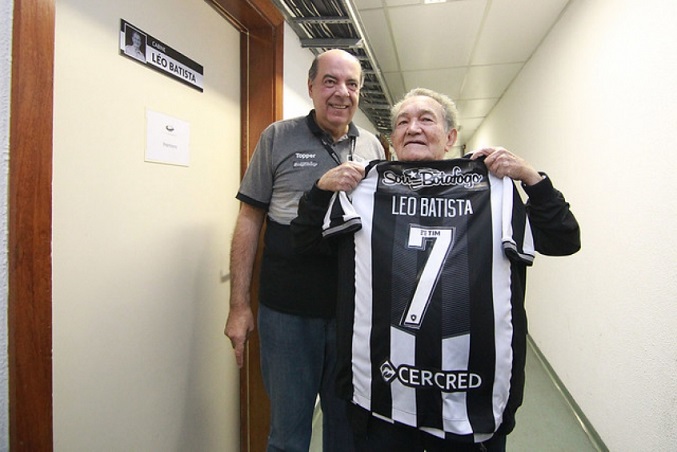 O grande Leo Batista, da TV Globo, é torcedor do Botafogo.