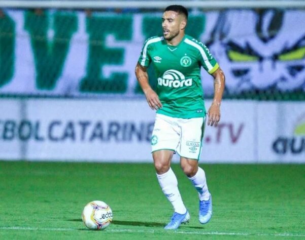 Alan Ruschel vai reforçar o Cruzeiro pelos próximos dois anos. O lateral-esquerdo campeão da última Série B do Brasileiro pela Chapecoense recusou a proposta de renovação do time catarinense, que era de um ano, para jogar pela Raposa.