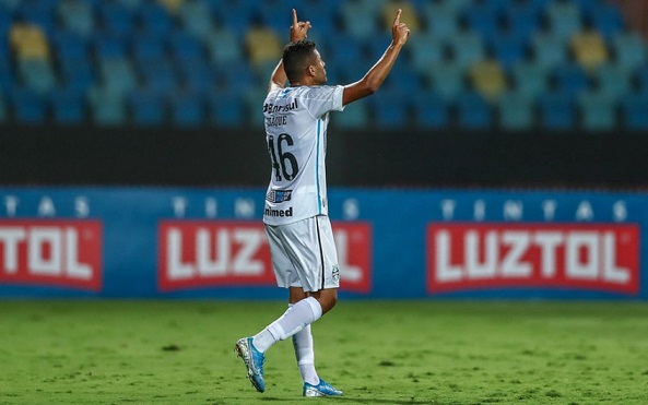 O Grêmio tem várias promessas em sua equipe reserva, destacando o meia-atacante Isaque (foto). Uma possível escalação tem: Paulo Victor; Orejuela, David Braz, Paulo MIranda e Guilherme Guedes; Lucas Araújo, Thaciano e Isaque; Luiz Fernando, Ferreira e Guilherme Azevedo.