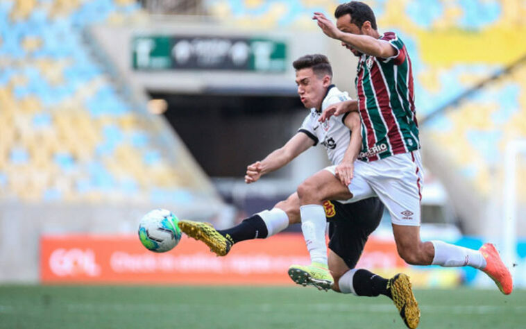 Na tarde deste domingo, Fluminense e Corinthians se enfrentaram no Maracanã, pela 10ª rodada do Brasileirão e o Tricolor levou a melhor. Com dois gols de Nenê, o Flu venceu por 2 a 1 e deixou o Timão ainda mais perto da zona de rebaixamento. Veja as notas do LANCE! (Por  Luiz Portilho Neto - reporterflu@lancenet.com.br)