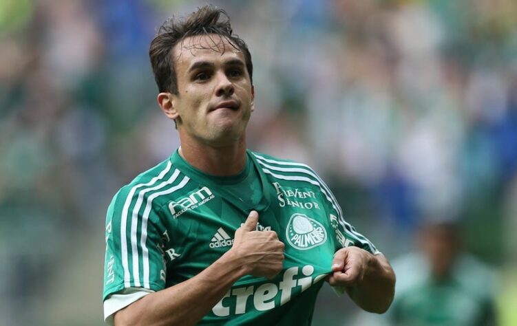 FECHADO: Peça importante durante toda a temporada de 2015 do Palmeiras, o lateral Lucas Marques anunciou nesta quarta-feira a sua aposentadoria do futebol. Com 32 anos, Lucas estava no Figueirense, mas decidiu pendurar as chuteiras após desentendimentos com a diretoria do Figueira.