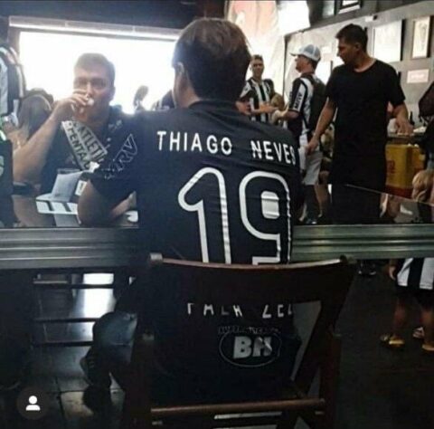 Negociação entre Atlético-MG e Thiago Neves rendeu memes nas redes sociais