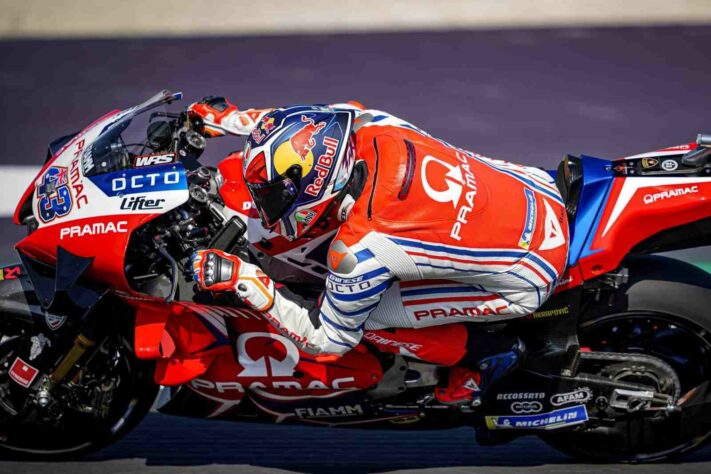 Jack Miller vem em quinto, sendo a melhor Ducati do grid