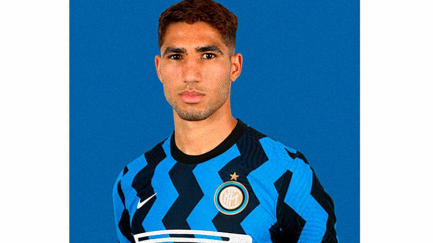 14- ACHRAF HAKIMI – O lateral-direito foi contratado pela Inter de Milão por 40 milhões de euros (por volta de R$ 250 milhões). O marroquino pertencia ao Real Madrid, mas atuou pelo Borussia Dortmund na última temporada, por empréstimo. 