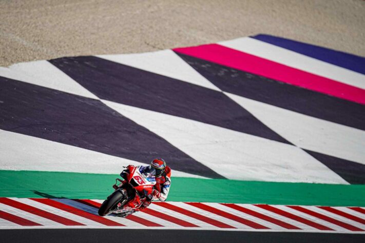 Voltando de lesão, Pecco Bagnaia vem logo após o companheiro, em sexto