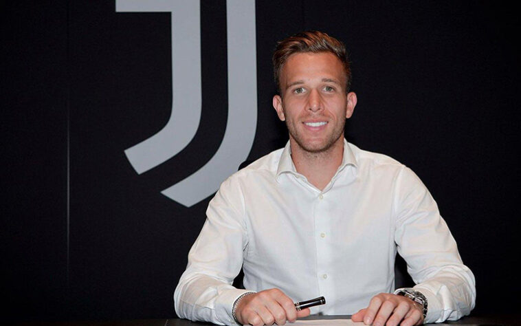 35º lugar: Arthur Melo (volante - brasileiro): Do Barcelona (ESP) para a Juventus (ITA) por 76 milhões de euros.