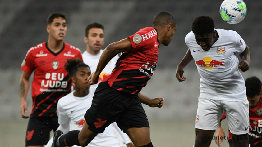 Athletico-PR - 4 SGs cedidos, 9 gols marcados- O Furacão sofreu principalmente entre 19/8 e 6/9, período no qual em cinco jogos só marcou contra o Bragantino. Lentamente, o time esboça uma recuperação no ataque, especialmente na Libertadores.