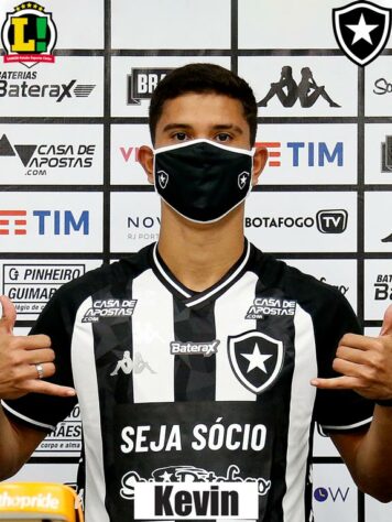 Kevin - 5,0: Peça importante na criação do Botafogo no lado direito, Kevin pouco apareceu na partida e ficou devendo ofensivamente. O lateral errou muitos passes na frente e sofreu com a marcação de Pepê. 