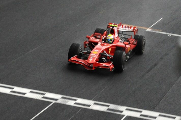 O GP do Brasil de 2008 foi a prova caótica que deu o título para Massa por alguns segundos, antes de Lewis Hamilton ultrapassar Timo Glock