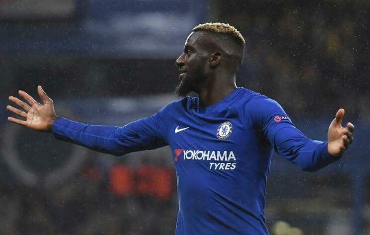 FECHADO - Bakayoko foi novamente emprestado pelo Chelsea, dessa vez para o Napoli por uma temporada. O volante não tem espaço no clube inglês.