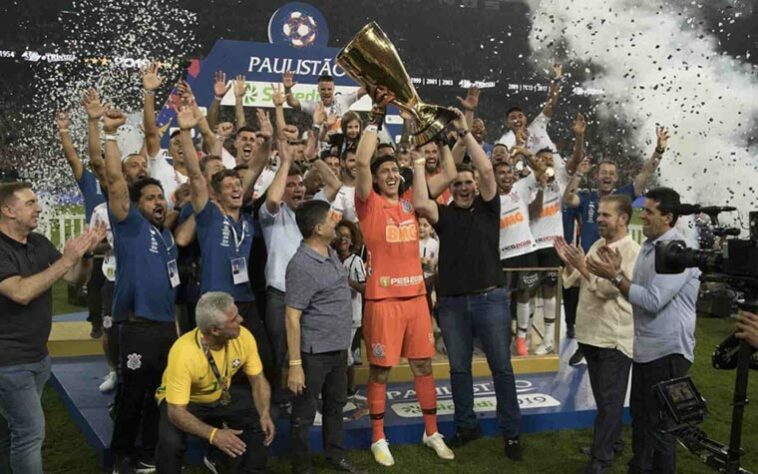 Após levantar a taça do Paulistão 2019 na Neo Química Arena, se tornou o segundo maior campeão do Corinthians, com nove títulos, um atrás de Marcelinho Carioca, que é o jogador com mais taças na história do clube.