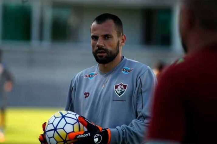 Diego Cavalieri (Fluminense) - O goleiro era referência no time que foi Campeão Brasileiro do Fluminense em 2012. Atualmente, Cavalieri defende o rival Botafogo. 