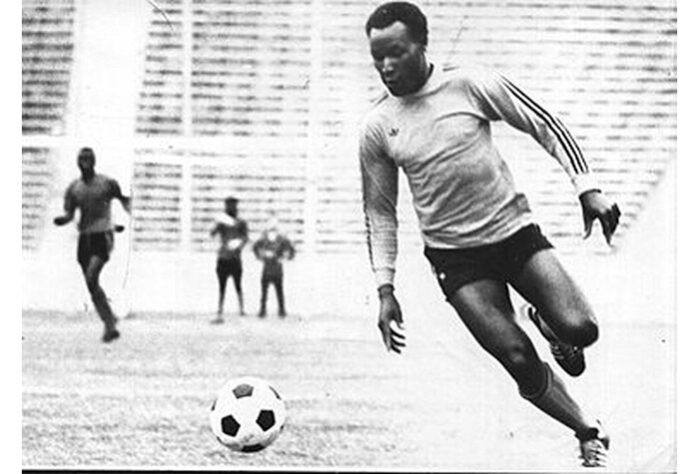 5 – Chitalu - O quinto colocado é o oportunista Chitalu. Ele tem 79 gols em 108 partidas pela seleção da Zâmbia.