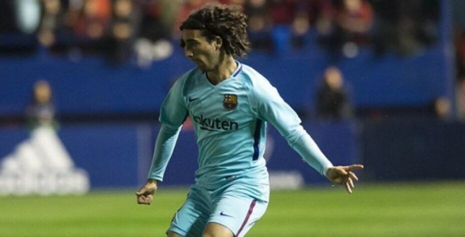 Cucurella - Um jogo pelo Barcelona, sem gols e sem assistências.