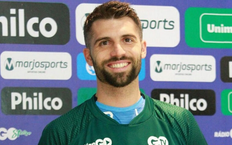DANIEL BESSA- Goiás (C$ 7,22) - Soma dois gols em seis jogos e é o cobrador de pênaltis do Esmeraldino. Ainda não negativou em 2020 e é uma boa opção atuando contra o Coritiba, na Serrinha.