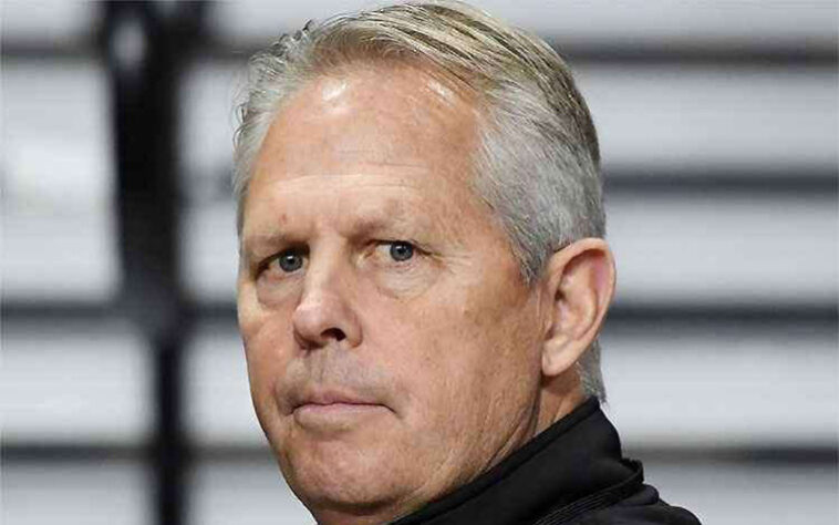 Danny Ainge, ex-ala-armador do Boston Celtics, estreou nas quadras de basquete em 1981, mas, quatro anos antes, jogou na MLB pelo Toronto Blue Jays.