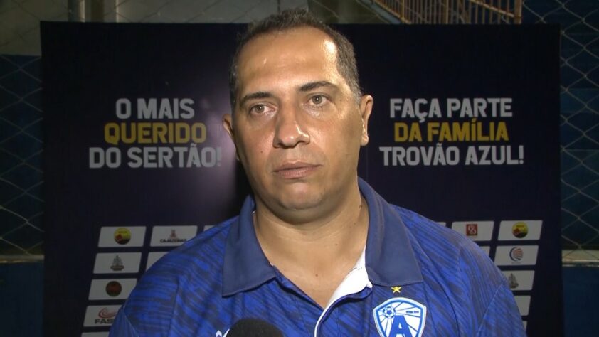 Ederson Araújo (Atlético Cajazeiras) - Contratado no início de 2017, Ederson se tornou uma forte figura do Trovão Azul, mantendo o clube na elite do campeonato paraibano quando estava prestes a ser rebaixado.