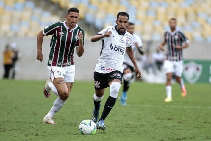 Mais uma vez, mesmo com a saída do contestado Tiago Nunes, o Corinthians teve uma atuação ruim na derrota por 2 a 1 para o Fluminense. Everaldo, que saiu do banco e mudou um pouco o jogo, e Mateus Vital, que marcou o gol de honra, se salvaram em um deserto de repertório. Veja as notas do LANCE! para o Corinthians na partida.