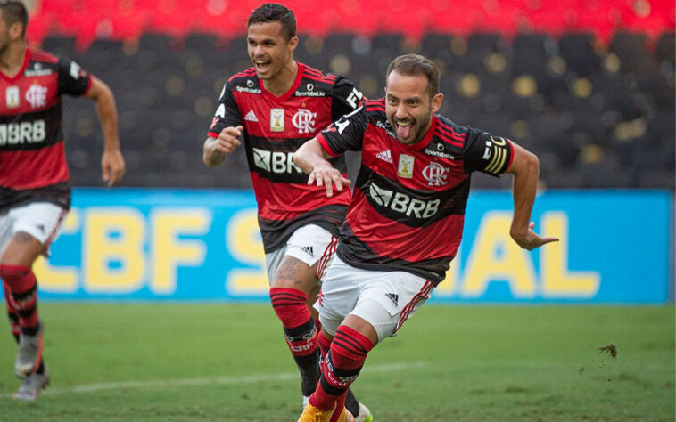 14º - Everton Ribeiro - 2017/2021 - 33 gols em 218 jogos