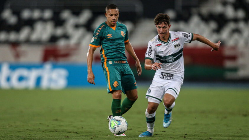 CORITIBA - Sobe: o meio-campista Matheus Bueno foi responsável pelas melhores chances do Coritiba no fim do primeiro tempo, quando o time cresceu na partida. Foi nas jogadas pelos lados, sobretudo pela esquerda, que o time paranaense chegou com mais perigo. ////// DESCE: Robson. O atacante do Coritiba não foi bem na partida e praticamente "decidiu" o jogo ao perder um gol feito na área. Ele teve a chance de empatar a partida e recolocar o Coxa no jogo, mas não foi feliz. Em outros dois momentos, acertou a trave e o travessão do goleiro Muriel e não teve sorte na noite.