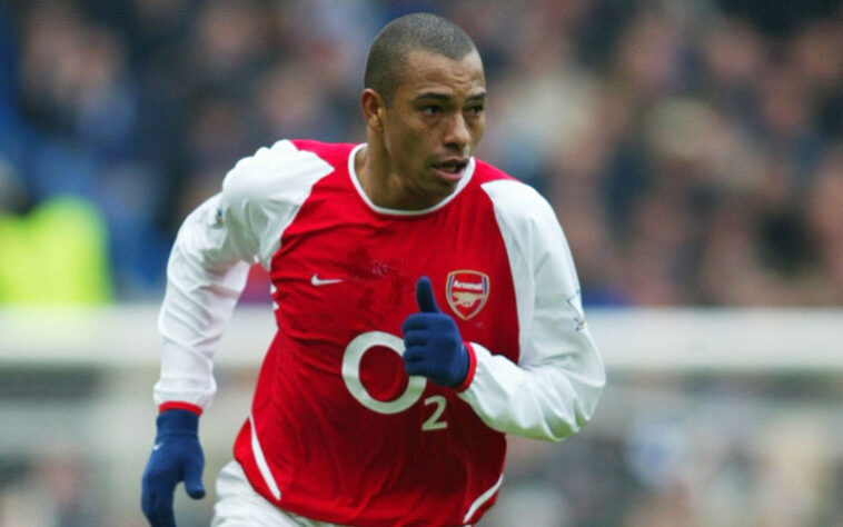 GILBERTO SILVA - O ex-volante defendeu o clube de 2002 a 2008 – disputou 244 jogos e marcou 24 gols. Gilberto Silva conquistou uma Premier League, duas Copas da Inglaterra e duas Supercopas da Inglaterra.