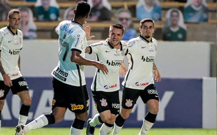 7ª rodada - Goiás 1 x 2 Corinthians: Cássio; Fagner, Gil, Danilo Avelar e Lucas Piton; Camacho e Cantillo; Ramiro, Luan e Gustavo Silva; Jô.