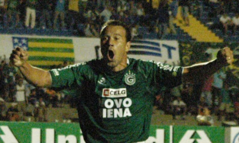Goiás: 1 vitória- Em 2006, o Esmeraldino fez uma sólida campanha chegando às quartas de final, perdendo para o Estudiantes. O triunfo fora de casa veio contra o Unión Española, na fase de grupos
