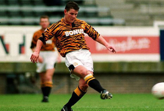 Em 1992, o clube Hull City apostou em uma camisa com estampa de tigre em uma homenagem ao mascote do clube. Entretanto, o resultado ficou exagerado e acabou pesando para o lado negativo. 