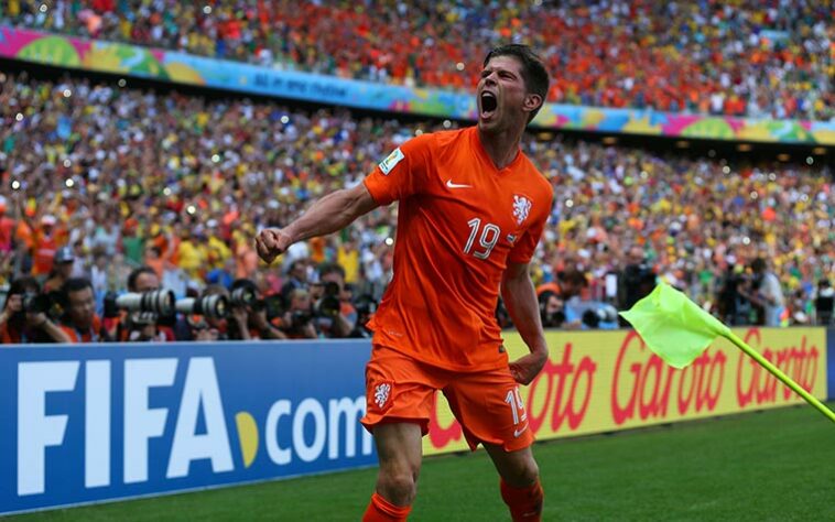 Em um treino da seleção holandesa, o atacante Huntelaar quebrou o nariz de Cillessen após o goleiro sair do gol para defender a bola. O lance foi totalmente acidental, porém o atacante ficou bastante triste com a situação, pois havia prejudicado a sua seleção com a perda de uma importante peça.