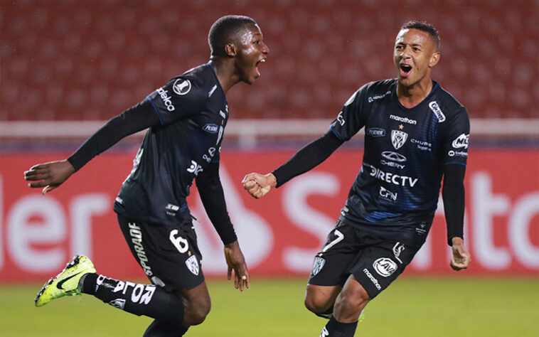 DEL VALLE | SOBE - Envolvente. O time do técnico Miguel Angél Ramirez antecipou a marcação, pressionou o Flamengo em seu campo e fez uma grande partida. No primeiro gol, Caicedo trabalhou bem a boa, fez ótima jogada ao dar um lindo corta-luz, receber de Gabriel e estufar as redes no Casa Blanca. Já no segundo, Preciado teve tempo de dominar, olhar e bater no ângulo de César. Com facilidade, foi construindo a goleada com gols bonitos, tabelas e um futebol extremamente envolvente. / DESCE - Caicedo. Apesar de ter feito um dos gols da goleada, o lateral-esquerdo foi o jogador que mais deu espaço nas poucas vezes em que o Flamengo chegou pelo lado direito com Isla cruzando para Gabigol. 